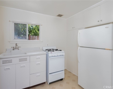 901 N Indian Hill Boulevard - Photo Thumbnail 10