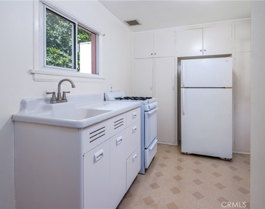 901 N Indian Hill Boulevard - Photo Thumbnail 6