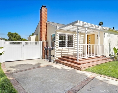 6722 Katherine Ave - Photo Thumbnail 1