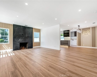 6722 Katherine Ave - Photo Thumbnail 2
