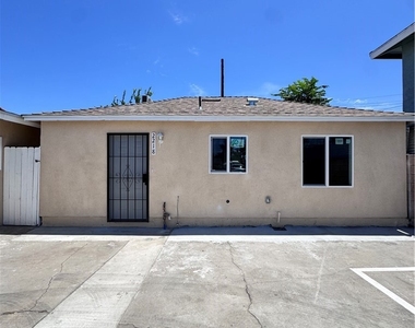 2218 Continental Avenue - Photo Thumbnail 1