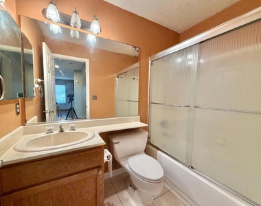 7 Goldmeadow Ct - Photo Thumbnail 8