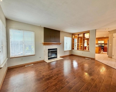 7 Goldmeadow Ct - Photo Thumbnail 1