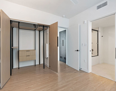3667 Keystone Avenue - Photo Thumbnail 11