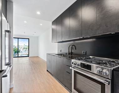3667 Keystone Avenue - Photo Thumbnail 3