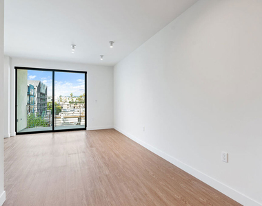 3667 Keystone Avenue - Photo Thumbnail 6