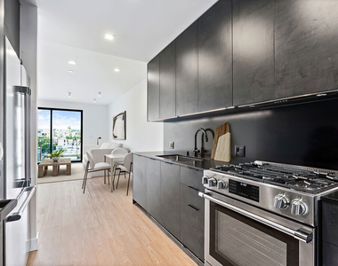 3667 Keystone Avenue - Photo Thumbnail 2