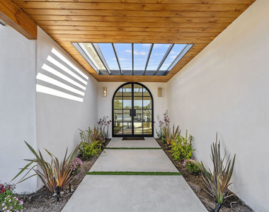 4600 Don Quixote Drive - Photo Thumbnail 4