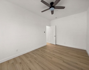 1245 S Orange Street - Photo Thumbnail 4
