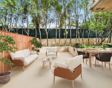 2306 Fox Hills Drive - Photo Thumbnail 2