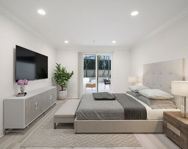 2306 Fox Hills Drive - Photo Thumbnail 4