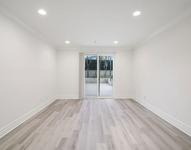 2306 Fox Hills Drive - Photo Thumbnail 23
