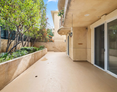 2306 Fox Hills Drive - Photo Thumbnail 13