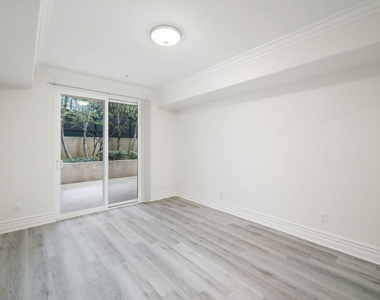 2306 Fox Hills Drive - Photo Thumbnail 18