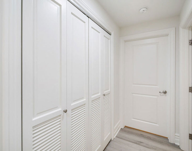 2306 Fox Hills Drive - Photo Thumbnail 28