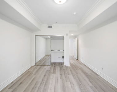 2306 Fox Hills Drive - Photo Thumbnail 20