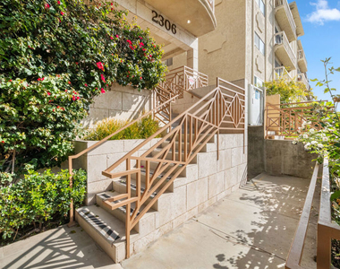2306 Fox Hills Drive - Photo Thumbnail 17