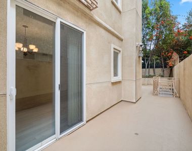 2306 Fox Hills Drive - Photo Thumbnail 10