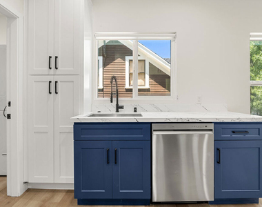1305 Lucile Avenue - Photo Thumbnail 5