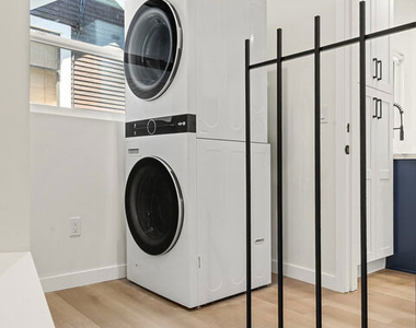1305 Lucile Avenue - Photo Thumbnail 8