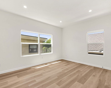 1305 Lucile Avenue - Photo Thumbnail 14
