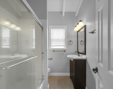 16144 W Sunset Boulevard - Photo Thumbnail 9