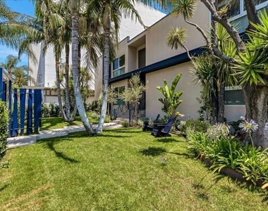 210 S Hamilton Drive - Photo Thumbnail 20