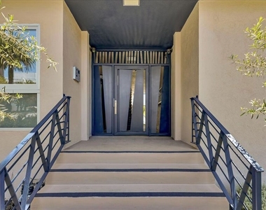 210 S Hamilton Drive - Photo Thumbnail 23