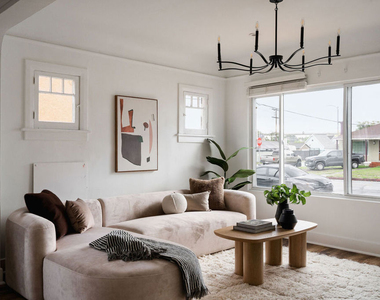 607 W 111th Place - Photo Thumbnail 3