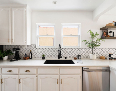 607 W 111th Place - Photo Thumbnail 10