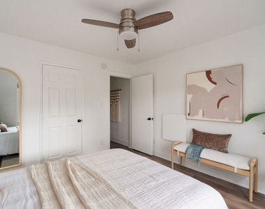 607 W 111th Place - Photo Thumbnail 17