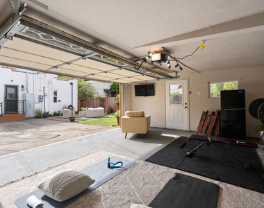 607 W 111th Place - Photo Thumbnail 39