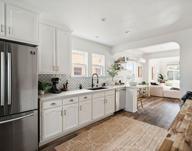 607 W 111th Place - Photo Thumbnail 13