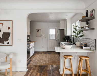 607 W 111th Place - Photo Thumbnail 8