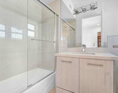 819 S Holt Avenue - Photo Thumbnail 12