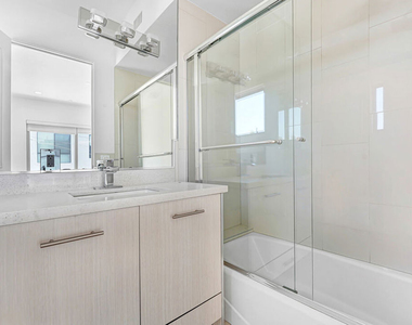 819 S Holt Avenue - Photo Thumbnail 15