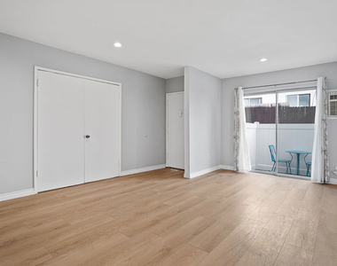 11743 Mayfield - Photo Thumbnail 2