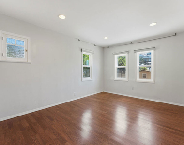 422 James Street - Photo Thumbnail 16