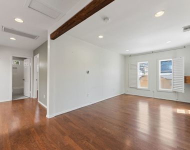 422 James Street - Photo Thumbnail 6