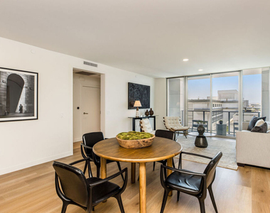 8500 Burton Way - Photo Thumbnail 14