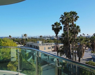 8500 Burton Way - Photo Thumbnail 16