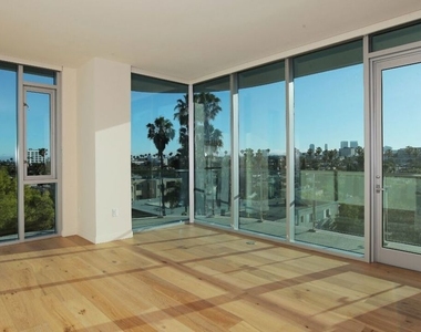 8500 Burton Way - Photo Thumbnail 23