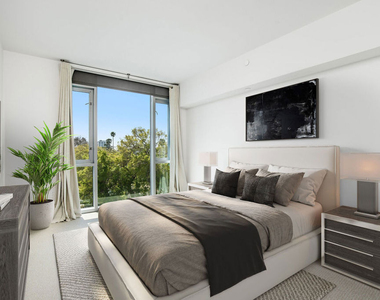 8500 Burton Way - Photo Thumbnail 18