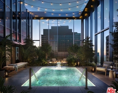 744 S Figueroa Street - Photo Thumbnail 4