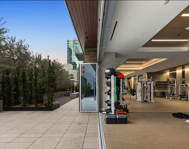 744 S Figueroa Street - Photo Thumbnail 35