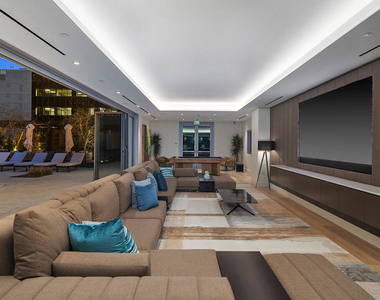 744 S Figueroa Street - Photo Thumbnail 24