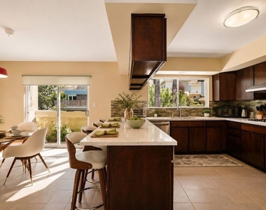 2657 Zorada Drive - Photo Thumbnail 6