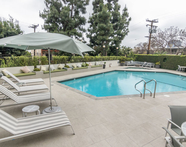 8787 Shoreham Drive - Photo Thumbnail 21