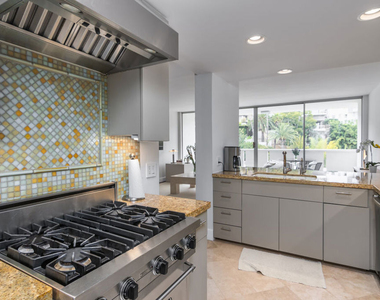 8787 Shoreham Drive - Photo Thumbnail 15