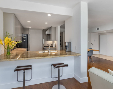 8787 Shoreham Drive - Photo Thumbnail 10